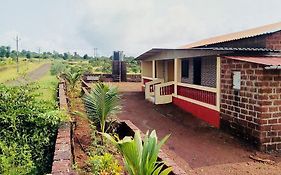 Divekar Aamrai - A Farmhouse In The Arms Of Kokan